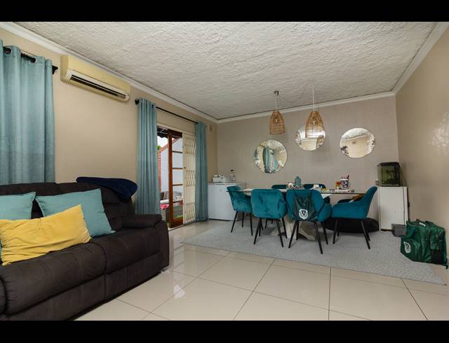 2 BEDROOM APARTMENT RENTED IN ESCOMBE
